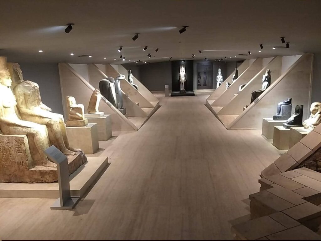 fb_img_17760790354334672818651970507684-1024x768 الانتهاء من أعمال تطوير قاعة الخبيئة بمتحف الأقصر تمهيدًا لافتتاحها قريبًا