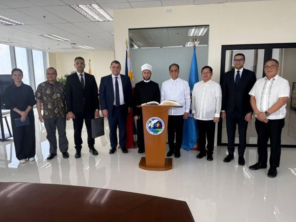 fb_img_17761585108245291517314288114489-1024x768 مستشار الرئيس الفلبيني للمصالحة والوحدة يستقبل وزير الأوقاف ضمن جدول الزيارة إلى الفلبين