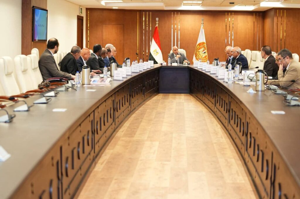 fb_img_17761656180404669020440986738658-1024x682 تنفيذًا لتوجيهات الرئيس السيسي بتعزيز مظلة الحماية الاجتماعية للعمال..