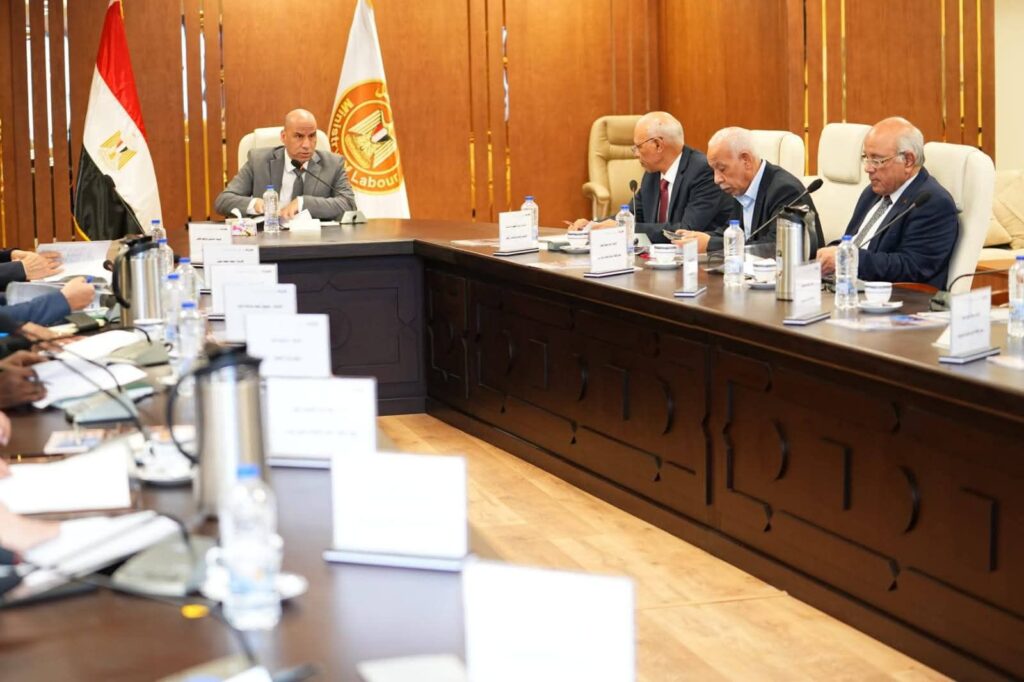 fb_img_17761656213822332994789699499409-1024x682 تنفيذًا لتوجيهات الرئيس السيسي بتعزيز مظلة الحماية الاجتماعية للعمال..