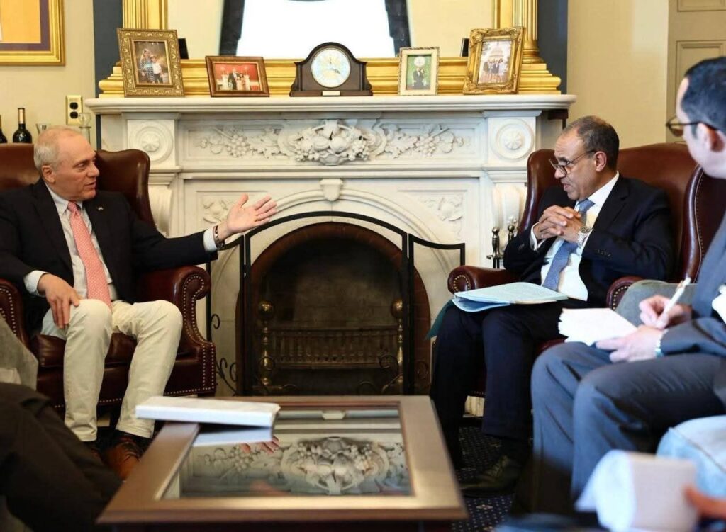 fb_img_17762450996578788130874661992661-1024x751 وزير الخارجية يلتقي زعيم الأغلبية الجمهورية بمجلس النواب الأمريكي