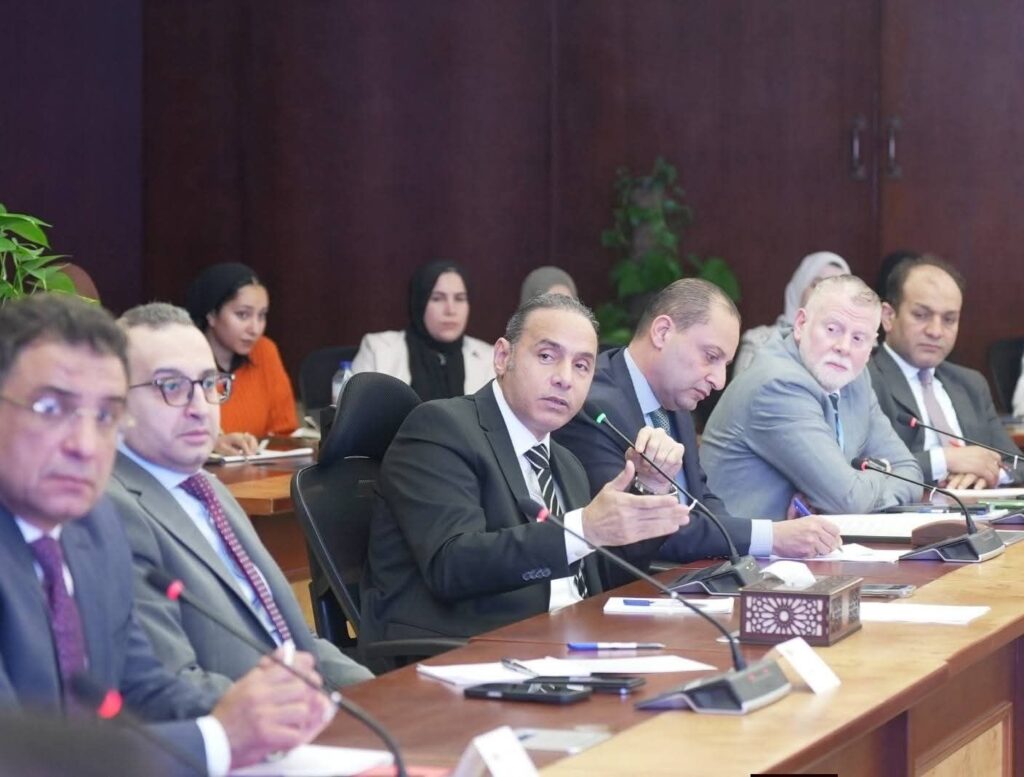 fb_img_17762456008162227714466520802996-1024x777 رئيس الهيئة العامة للرقابة المالية يبحث مع شركات تمويل المشروعات المتوسطة والصغيرة ومتناهية الصغر سبل تطوير آليات التمويل وتعزيز كفاءة النشاط