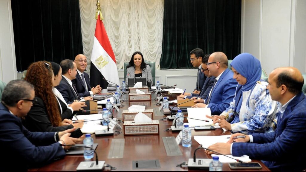 fb_img_17762457459832467985217295182369-1024x577 وزيرة التضامن الاجتماعي تبحث مع الرئيس التنفيذي لجهاز تنمية المشروعات المتوسطة والصغيرة ومتناهية الصغر آليات تفعيل الاستراتيجية الوطنية للحرف اليدوية