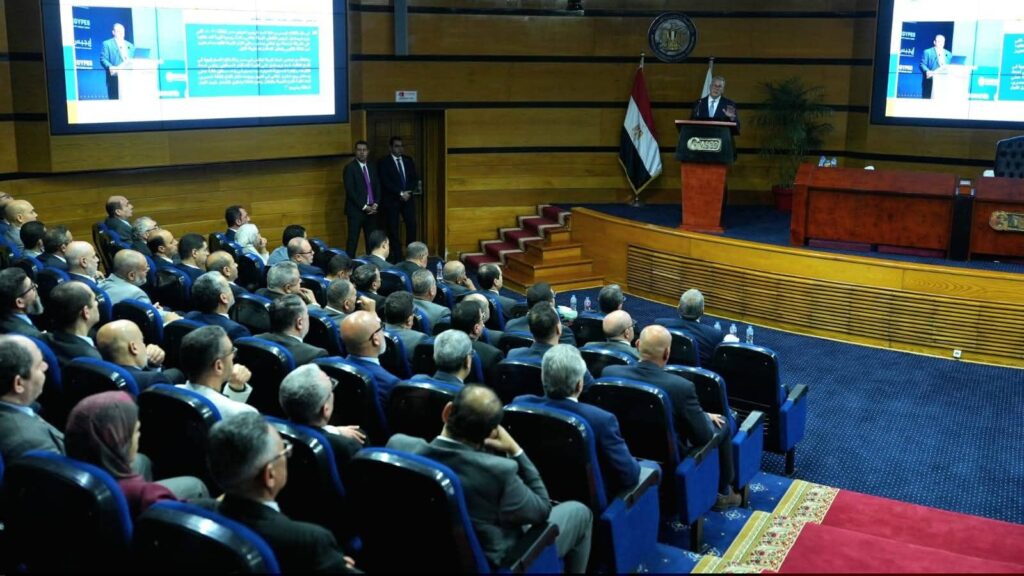 fb_img_17762471591067397749432427030154-1024x576 وزير البترول والثروة المعدنية في حوار مفتوح مع رؤساء شركات الإنتاج ونوابهم