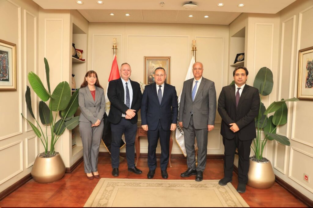 fb_img_17763317938456850744216437227776-1024x682 وزير التعليم العالي يبحث تعزيز التعاون مع جامعة إيست لندن ومستجدات إنشاء فرع الجامعة في مصر