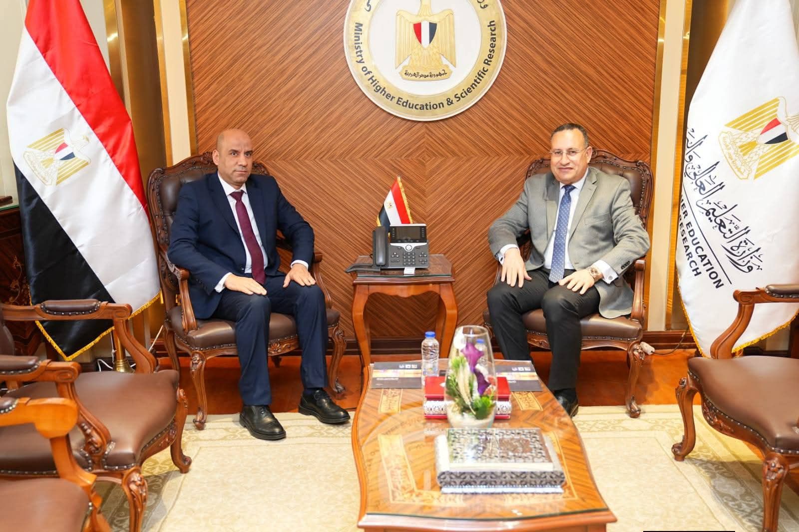 وزيرا التعليم العالي والعمل يبحثان تعزيز التكامل بين التعليم العالي وسوق العمل وإعداد كوادر قادرة على المنافسة محليًّا ودوليًّا