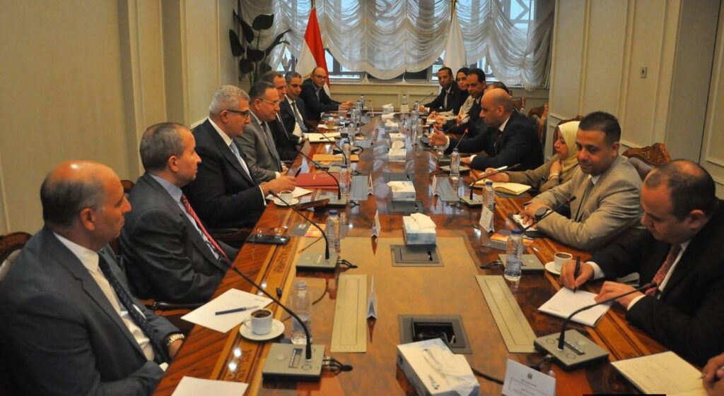 fb_img_17763322323589131580204095806955-1024x561 وزيرا التعليم العالي والعمل يبحثان تعزيز التكامل بين التعليم العالي وسوق العمل وإعداد كوادر قادرة على المنافسة محليًّا ودوليًّا