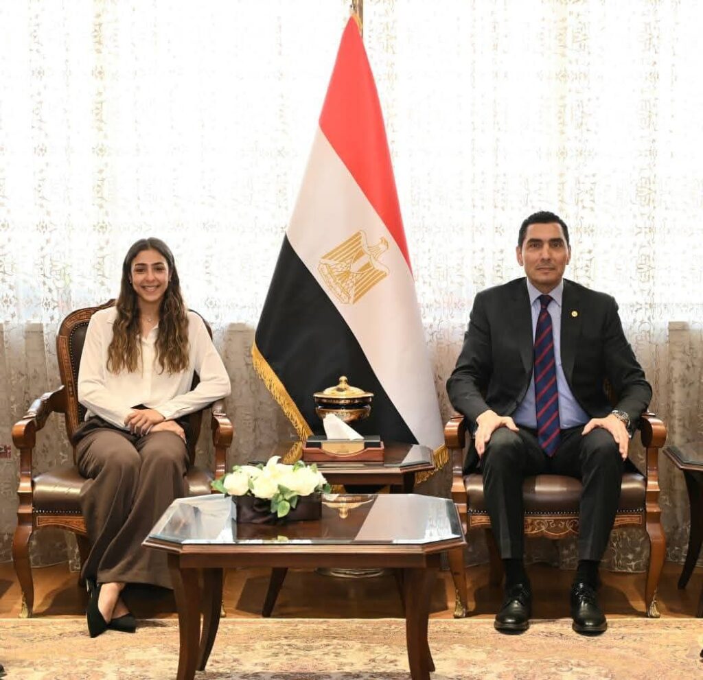 fb_img_1776338413681316135453640247664-1024x991 بيان صادر عن وزارة الشباب والرياضة:▪︎وزير الشباب والرياضة يكرم هانيا الحمامي بعد تتويجها ببطولة الجونة الدولية للاسكواش