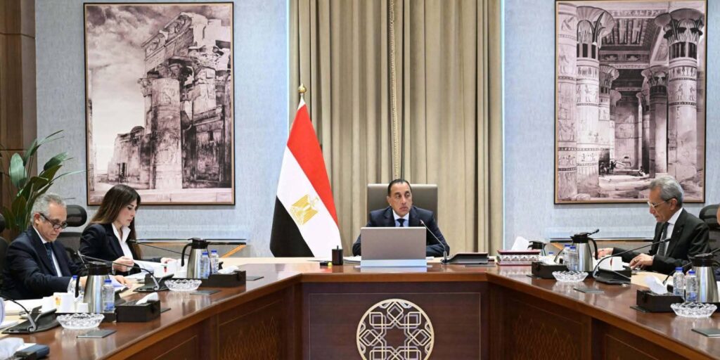 fb_img_17763385542581187293705767327993-1024x512 رئيس الوزراء يترأس اجتماع اللجنة الرئيسية لتقنين أوضاع الكنائس والمباني الخدمية التابعة لهاالموافقة على تقنين أوضاع 191 كنيسة ومبنى تابعاً ليصل العدد الإجمالي إلى 3804 كنائس ومبان تابعة