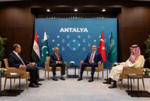 fb_img_1776495468207456010436116126080-300x202 وزراء خارجية مصر وتركيا وباكستان والسعودية يجتمعون فى أنطاليا ويبحثون مسار المفاوضات الأمريكية - الإيرانية ومستجدات الوضع الإقليمي