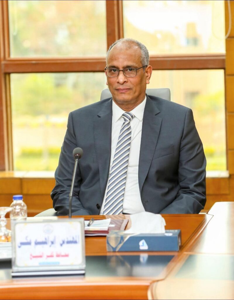 fb_img_17765108630271931472583217405415-800x1024 محافظ كفرالشيخ: دهان وتجميل الأرصفة والبلدورات ورفع كفاءة مدخل مدينة دسوق .. ضمن خطة المحافظة لتطوير المظهر الحضاري