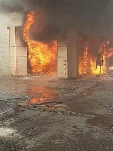 اشتعلت النار في حمامات النساء في القاهرة ( القرن 17 ميلادي ) هربت الكثير من النساء عرايا بدون ثياب