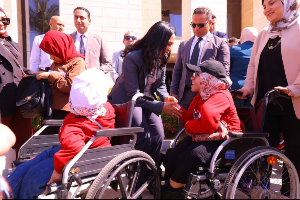 fb_img_17774546495301273514739519150527-1024x682 وزيرة التضامن الاجتماعي تشهد توزيع عدد من الأجهزة التعويضية لطلاب الجامعات من ذوي الإعاقة بالتعاون مع بنك التعمير والإسكان