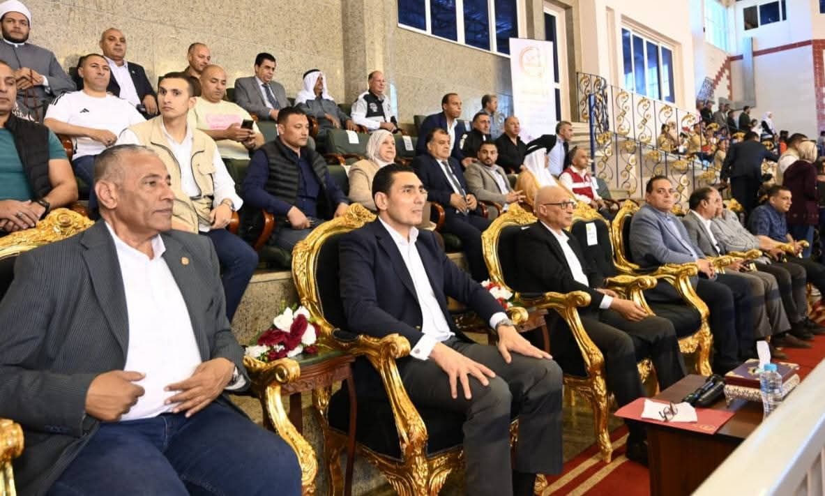 وزير الشباب والرياضة ومحافظ شمال سيناء يتفقدان عدد من المشروعات المنفذة لأبناء سيناء بالصالة المغطاة بالعريش