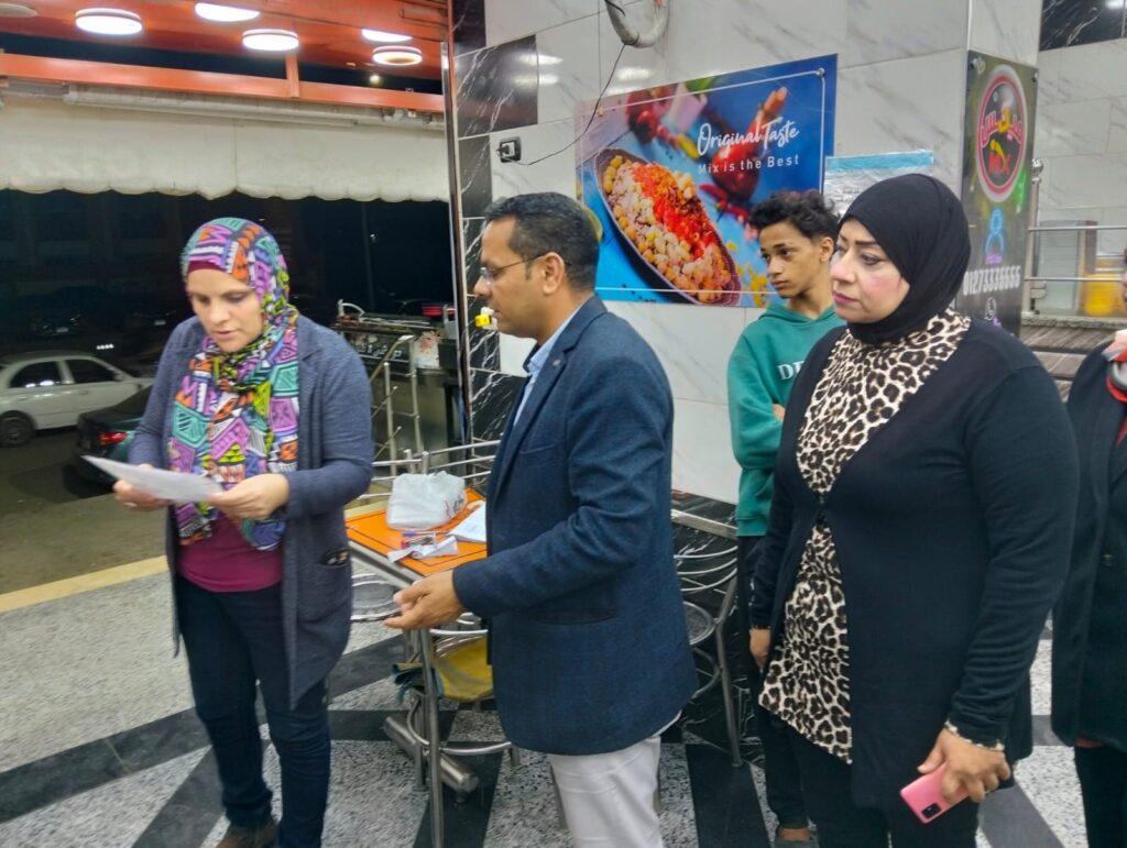 img-20260401-wa00055000103282063064957-1024x771 تموين السويس يكثف<br> المرور الليلي لمتابعة سلامة الغذاء وضبط الأسعار ومراجعة التراخيص وإغلاق المحال العامة 9 مساء