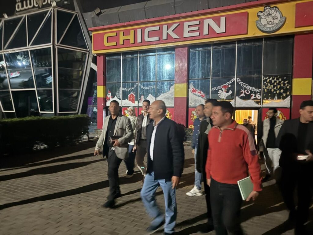 img-20260401-wa00086849314649595854862-1024x768 محافظ السويس يتابع تطبيق قرار مجلس الوزراء لغلق المحال التجارية الساعة 9 مساء