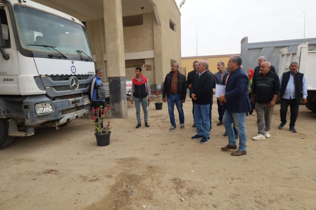 img-20260401-wa01008734221950882515664-1024x682 محافظ السويس يتابع سير العمل بجراج جهازي التجميل والنظافة