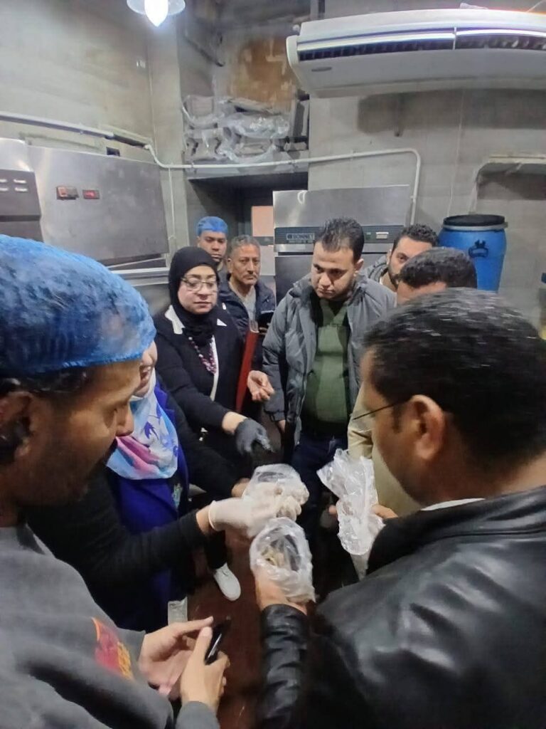 img-20260403-wa00054326035237746323325-768x1024 حملة مسائيه مكبره برئاسه حي السويس واداره التموين والطب البيطري