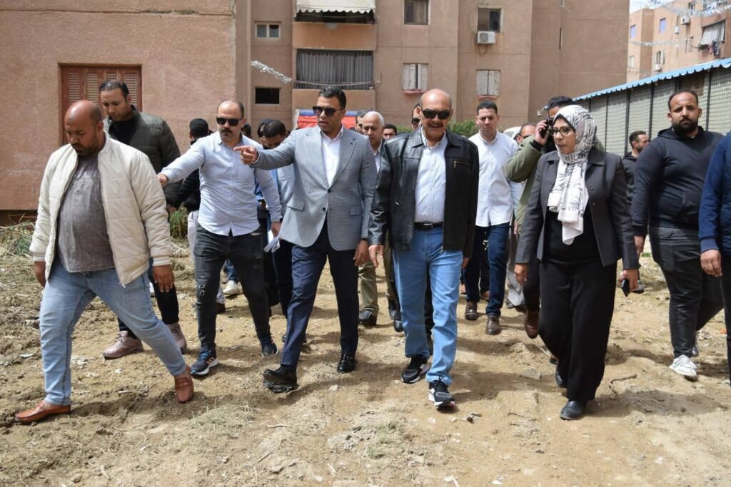 img-20260403-wa00614017575281836069542-1024x683 محافظ السويس يلتقي اهالي مدينة تعاونيات إسبيكو لمتابعة الخدمات التي تقدم للمواطنين و يتفقد حديقة الخالدين بحي فيصل