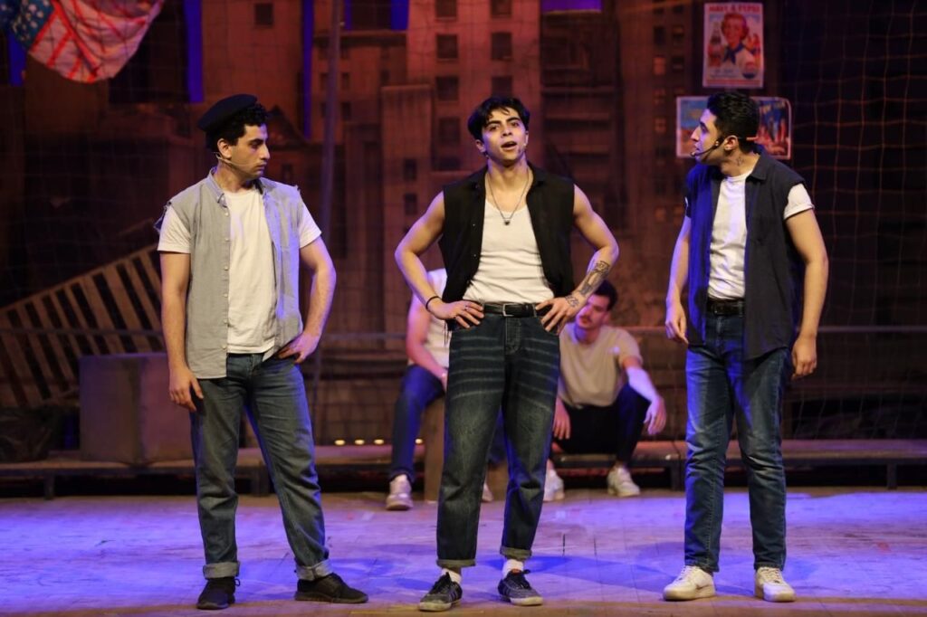 img-20260403-wa00835425254145786033030-1024x682 بالصور.. الحلم الأمريكي يضيع في «الحي الغربي» بمهرجان المسرح العالمي