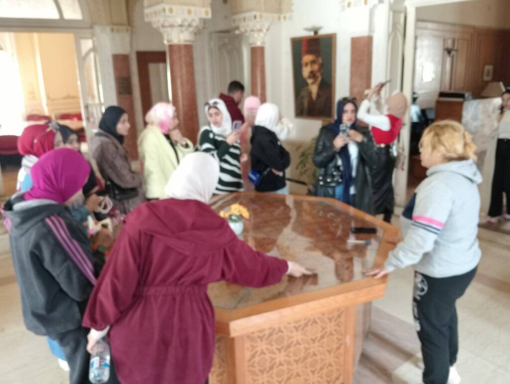 img-20260404-wa00513013576771352900387-1024x771 طلاب جامعة الفيوم في زيارة ثقافية إلى مكتبة القاهرة الكبرى بقصر الأميرة سميحه حسين كامل