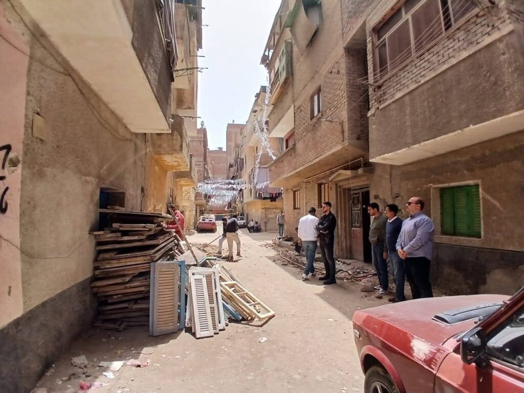 img-20260404-wa01548309638086241875719-1024x768 حي الأربعين يواصل جهود الحفاظ على أرواح المواطنين وتنفيذ قرارات الإزالة للمباني الآيلة للسقوط بالسويس