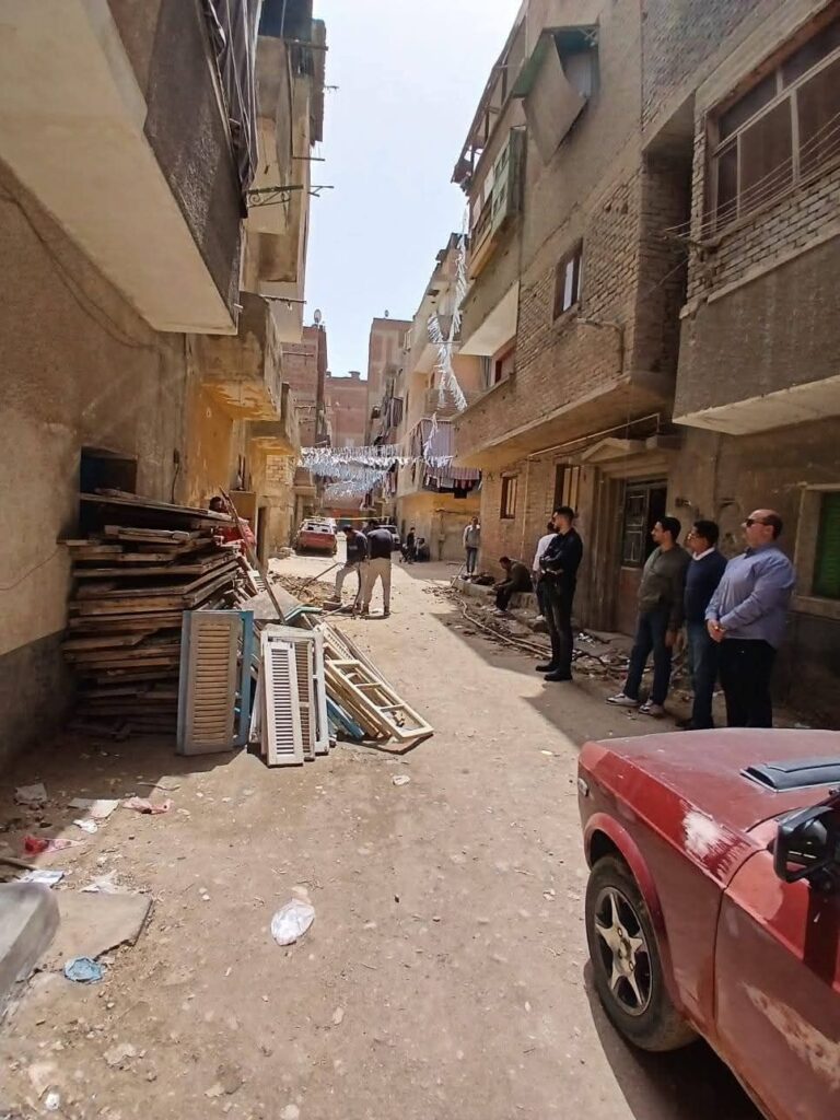 img-20260404-wa01568889630055392275661-768x1024 حي الأربعين يواصل جهود الحفاظ على أرواح المواطنين وتنفيذ قرارات الإزالة للمباني الآيلة للسقوط بالسويس