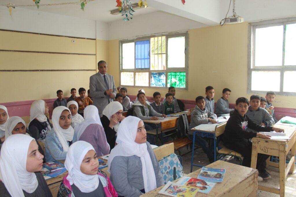 img-20260405-wa00196977296648167290495-1024x682 في جولة مفاجئة بأطفيح .. " عطية " يستبعد مدير مدرسة للتقصير في أداء مهام عمله