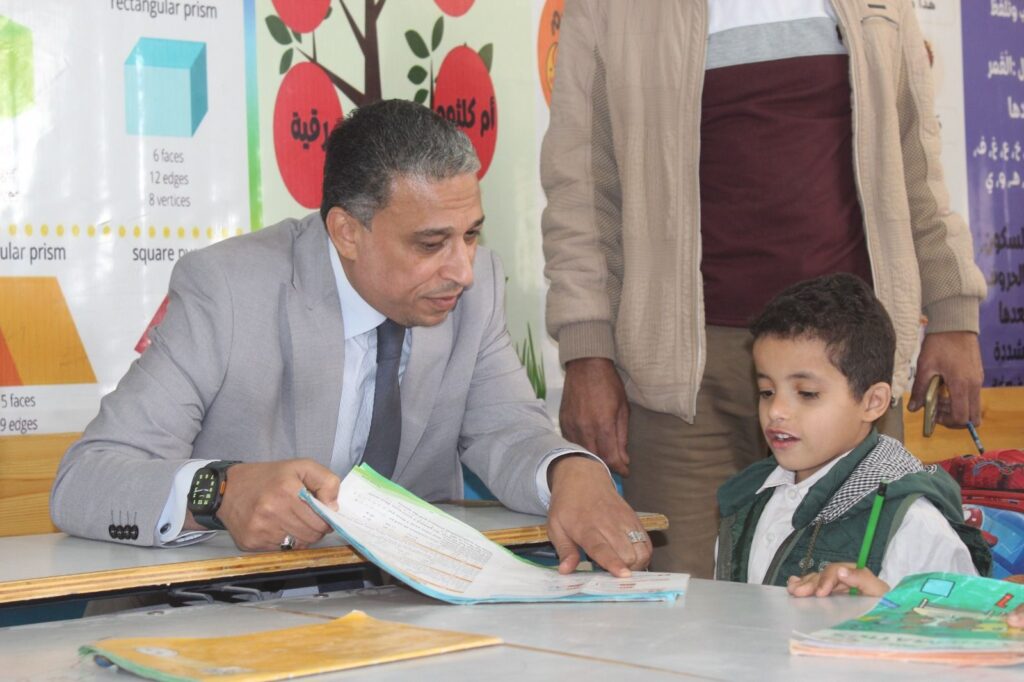 img-20260405-wa00212964123966181661874-1024x682 في جولة مفاجئة بأطفيح .. " عطية " يستبعد مدير مدرسة للتقصير في أداء مهام عمله