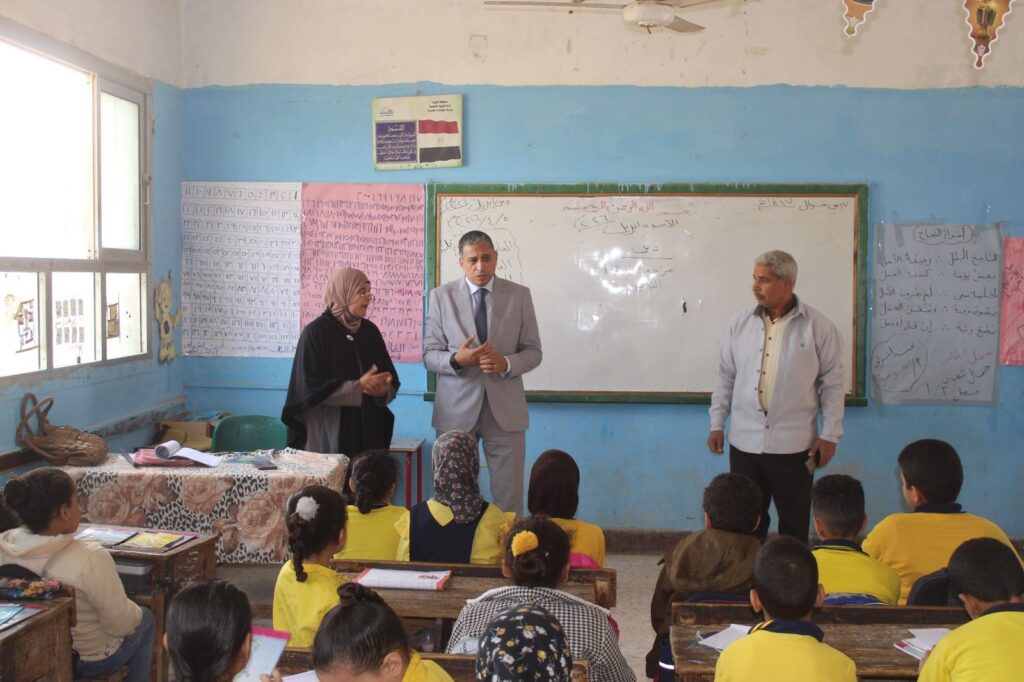 img-20260405-wa00247739160267925751049-1024x682 في جولة مفاجئة بأطفيح .. " عطية " يستبعد مدير مدرسة للتقصير في أداء مهام عمله