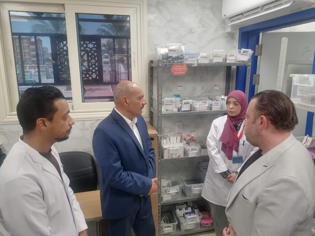 img-20260405-wa0035596739126769738508-1024x768 محافظ السويس يتفقد مركز طب أسرة التوفيق بحي عتاقة ويستمع لمطالب المواطنين