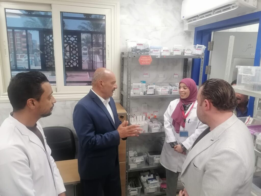 img-20260405-wa00396281587425657386665-1024x768 محافظ السويس يتفقد مركز طب أسرة التوفيق بحي عتاقة ويستمع لمطالب المواطنين