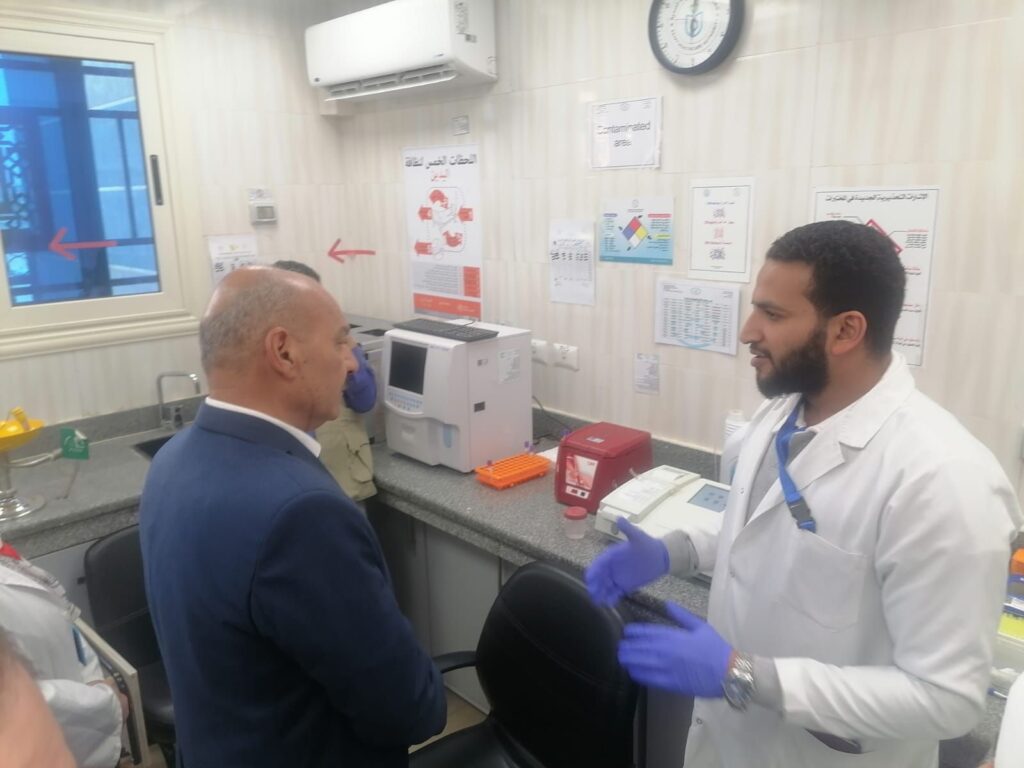 img-20260405-wa00408191298579919606475-1024x768 محافظ السويس يتفقد مركز طب أسرة التوفيق بحي عتاقة ويستمع لمطالب المواطنين