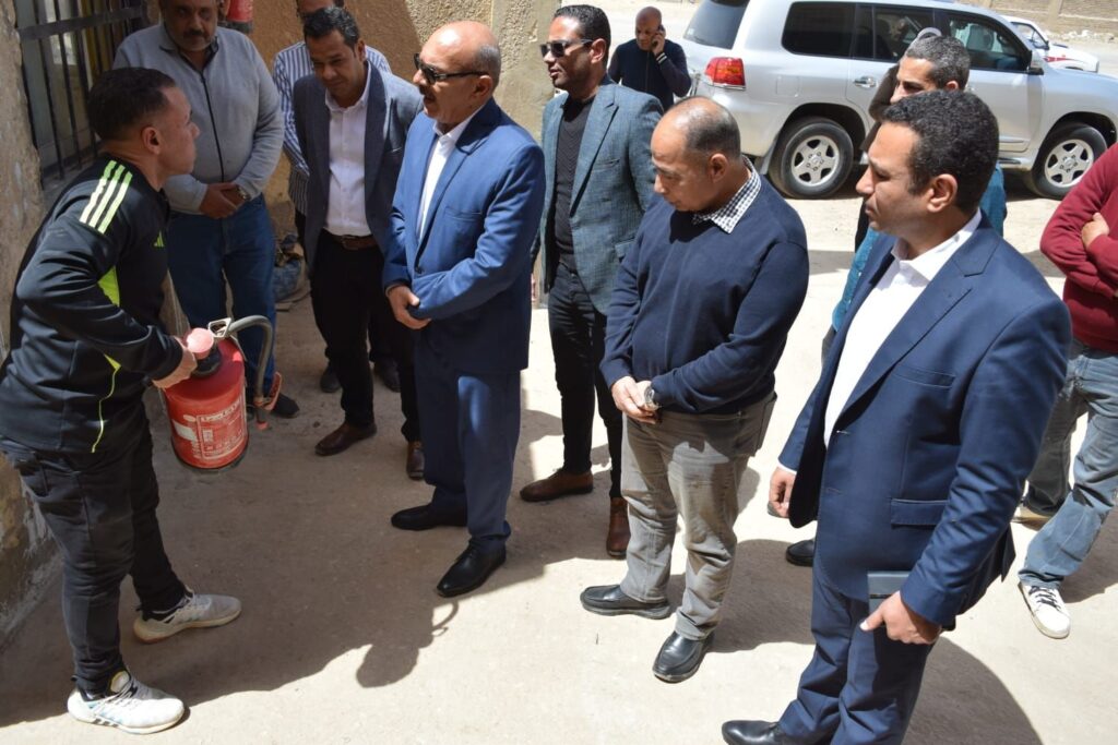 img-20260405-wa00442718833445573430306-1024x683 محافظ السويس يتابع توافر انابيب البوتاجاز بالأسعار المحددة للمواطنين