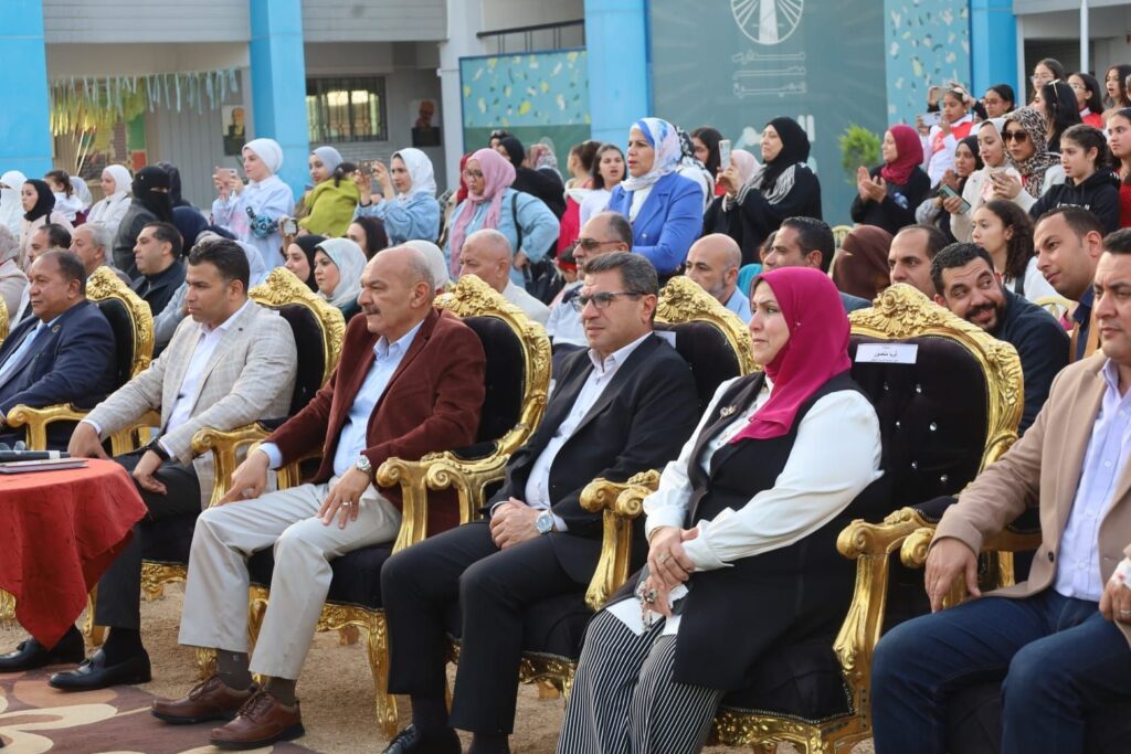 img-20260406-wa00157492975016553692309-1024x683 محافظ السويس يطلق مبادرة نجوم الملاعب في كل مدرسة بطل من مدرسة اللغات الفرنسية بحي السويس