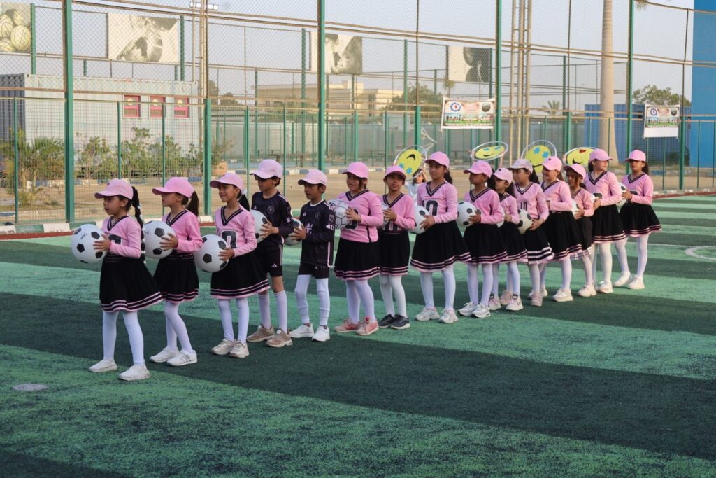 img-20260406-wa00254750533109700185416-1024x683 محافظ السويس يطلق مبادرة نجوم الملاعب في كل مدرسة بطل من مدرسة اللغات الفرنسية بحي السويس