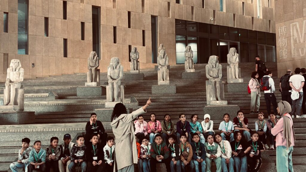 img-20260406-wa01244150952530120416931-1024x576 محافظة الجيزة تنظم رحلة ترفيهية لأبناء المؤسسات إلى المتحف المصري الكبير احتفالًا بيوم اليتيم