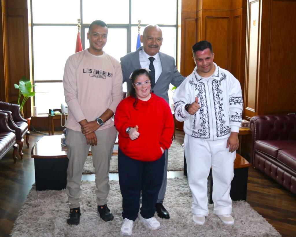 img-20260407-wa00625419964676082289025-1024x820 محافظ السويس يستقبل رئيس مجلس إدارة جمعية الصفاء لبحث دعم أنشطة أطفال ذوي الهمم وتنمية مواهبهم .