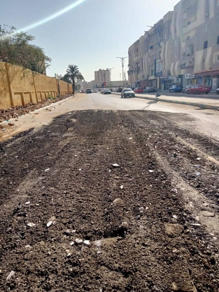 img-20260407-wa00955936302415843707529-768x1024 حي فيصل بالسويس يقوم بتحسين جودة الطرق وتيسير حركة المرور