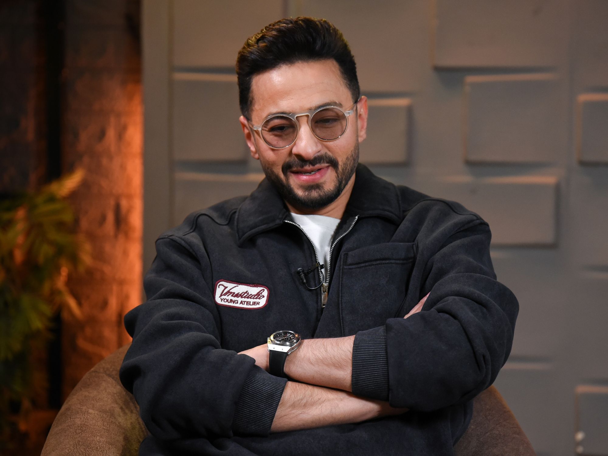 حمادة هلال يعلن إصابة والده بشلل نصفي