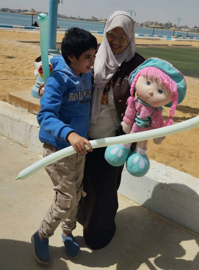 img-20260407-wa01376598190285854850380-754x1024 إحتفالاً بيوم اليتيم<br>محافظة السويس ترسم الفرحة على وجوه أطفال ذوي الهمم