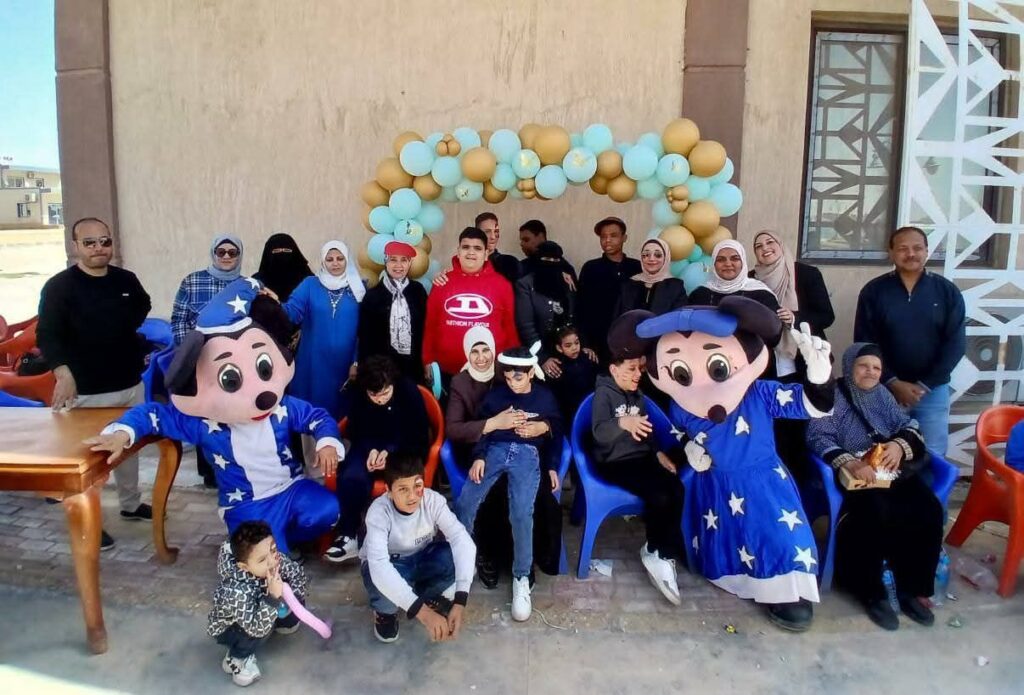 img-20260407-wa01413417537445585546578-1024x695 إحتفالاً بيوم اليتيم<br>محافظة السويس ترسم الفرحة على وجوه أطفال ذوي الهمم