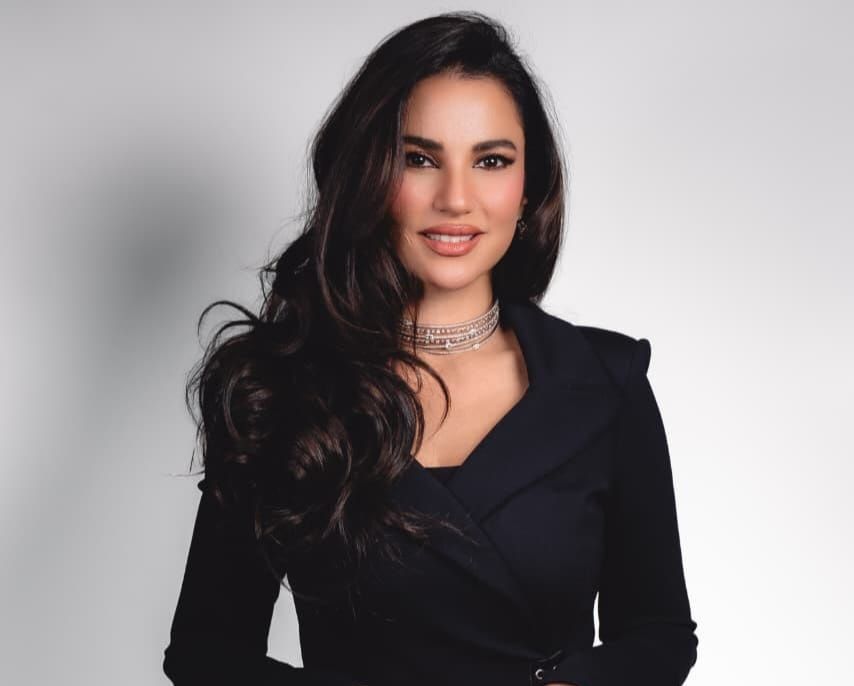 درة: “لبنان الحبيب.. هذا البلد الذي علّمنا الجمال والدفء والحياة لا يستحق كل هذا الوجع