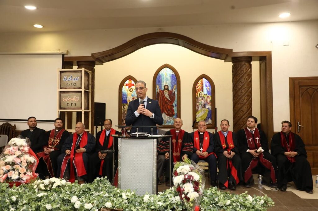 img-20260409-wa00134944279318441654029-1024x682 محافظ الجيزة يزور مقر الكنيسة الإنجيلية بالجيزة للتهنئة بعيد القيامة المجيد