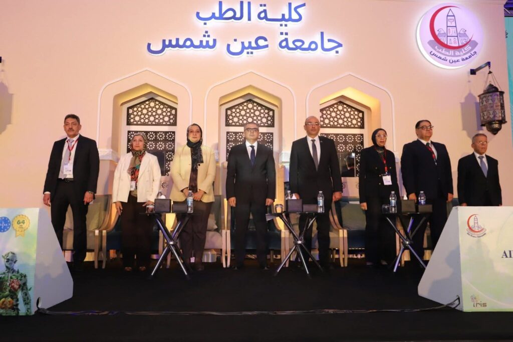 img-20260409-wa00432154149369702109535-1024x682 نائب رئيس جامعة عين شمس لخدمة المجتمع وعميد كلية الطب يفتتحان المؤتمر السنوي الـ 46 للكلية