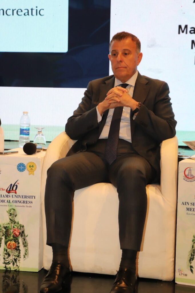 img-20260409-wa00526476910859658434147-682x1024 نائب رئيس جامعة عين شمس لخدمة المجتمع وعميد كلية الطب يفتتحان المؤتمر السنوي الـ 46 للكلية