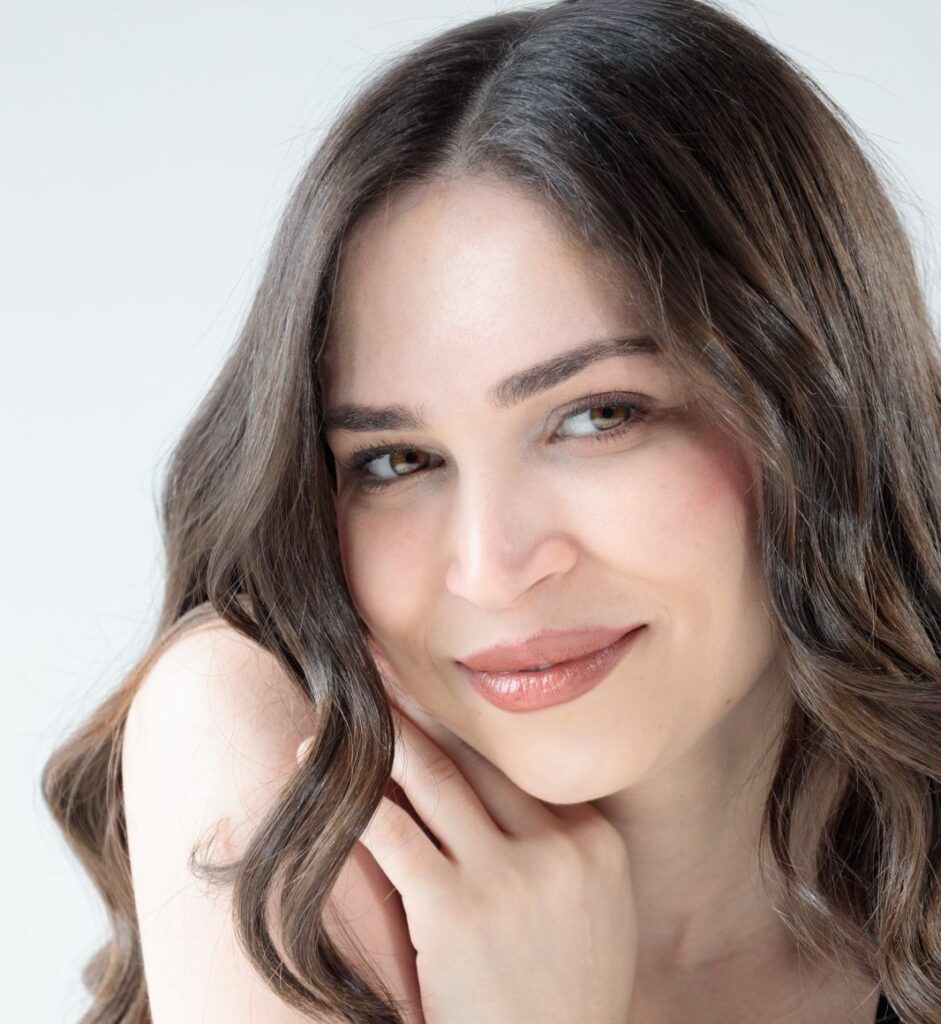 img-20260409-wa00681910763623786513441-941x1024 منار الهجرسي إلى مهرجان كان.. “وعد التراب”