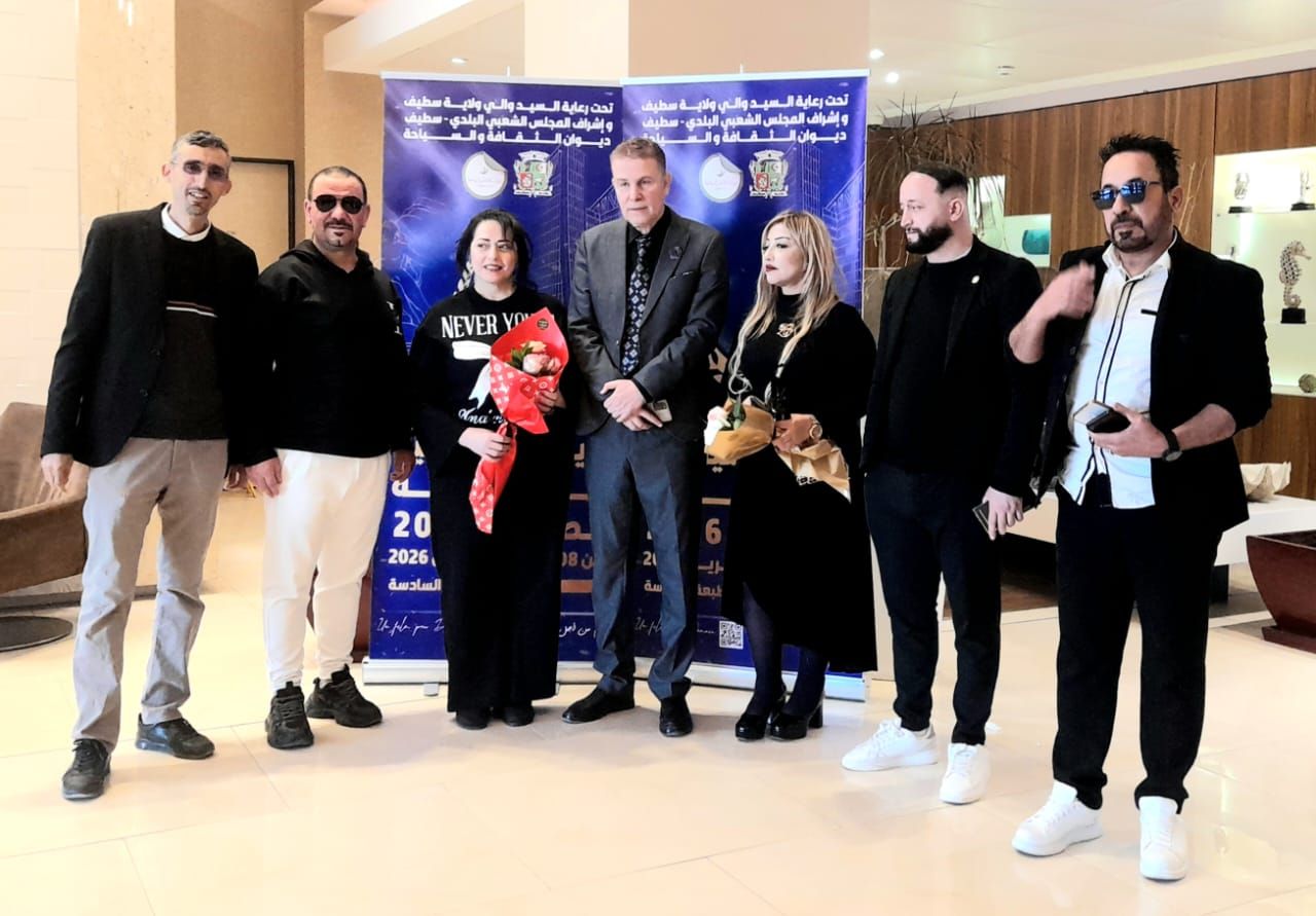 بمهرجان الأيام السينمائية الدولية بسطيف تستقبل هند عاكف وعايدة رياض بالورود