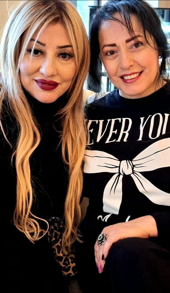 img-20260409-wa01092574032002179852171-595x1024 بمهرجان الأيام السينمائية الدولية بسطيف تستقبل هند عاكف وعايدة رياض بالورود