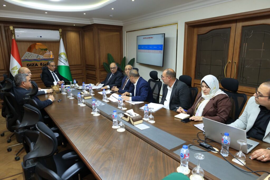 img-20260411-wa0066121055460920745203-1024x683 محافظ الجيزة يتابع مع رئيس مركز أبو النمرس جهود تحسين الخدمات والتصدي لمخالفات البناء